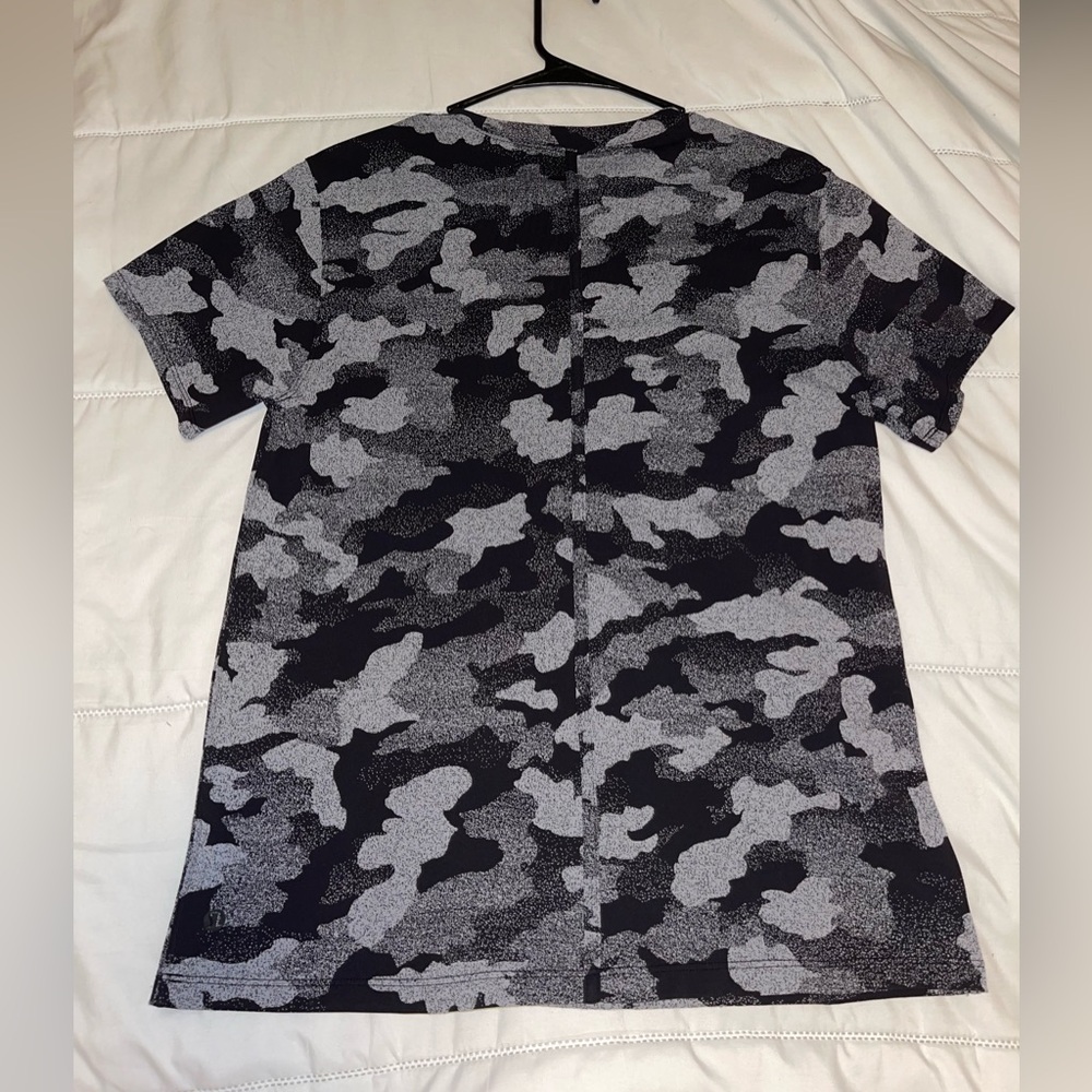 Lululemon Tee View 2